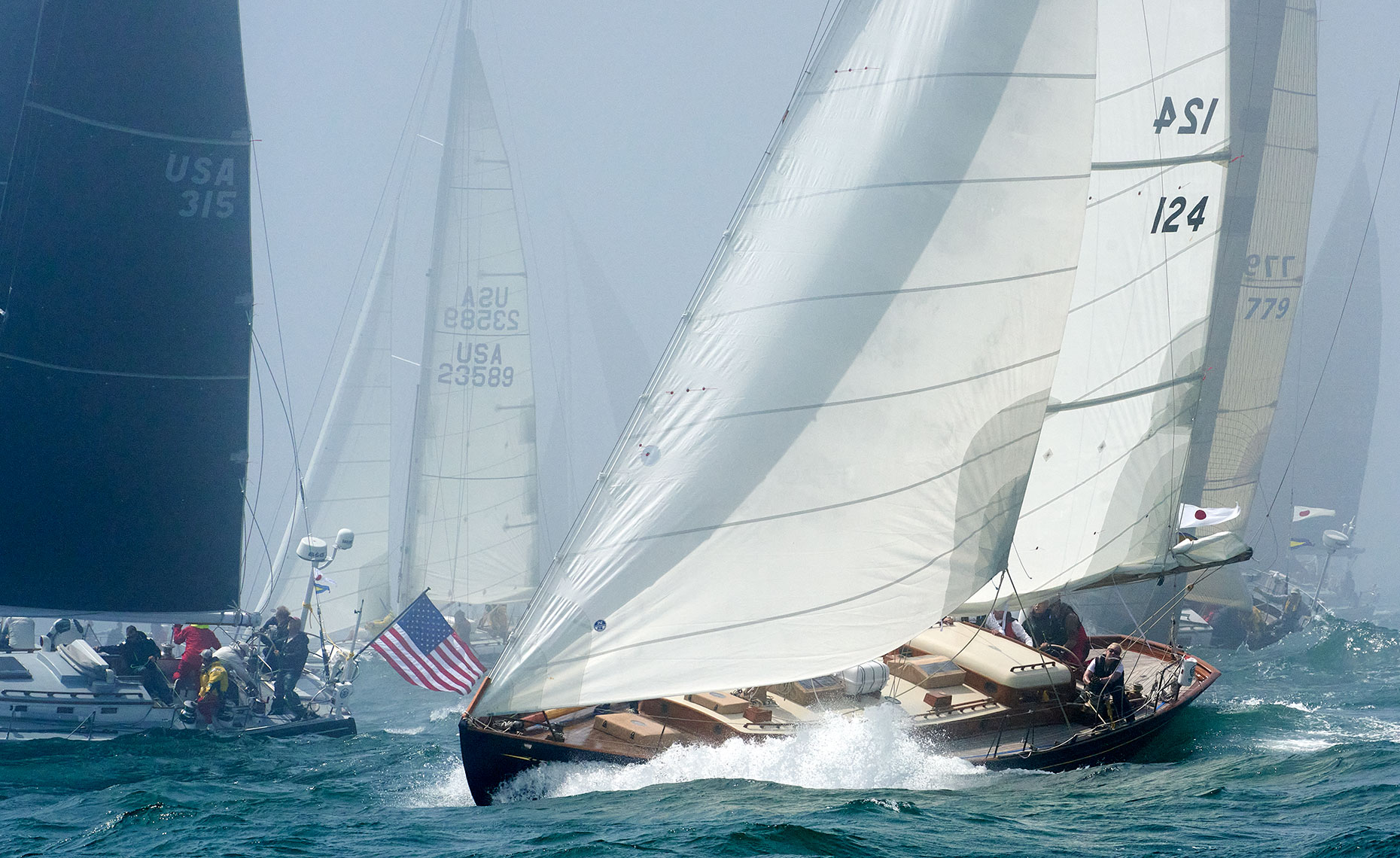 06_17_22-Newport_Bermuda_Start_DSC4953-F