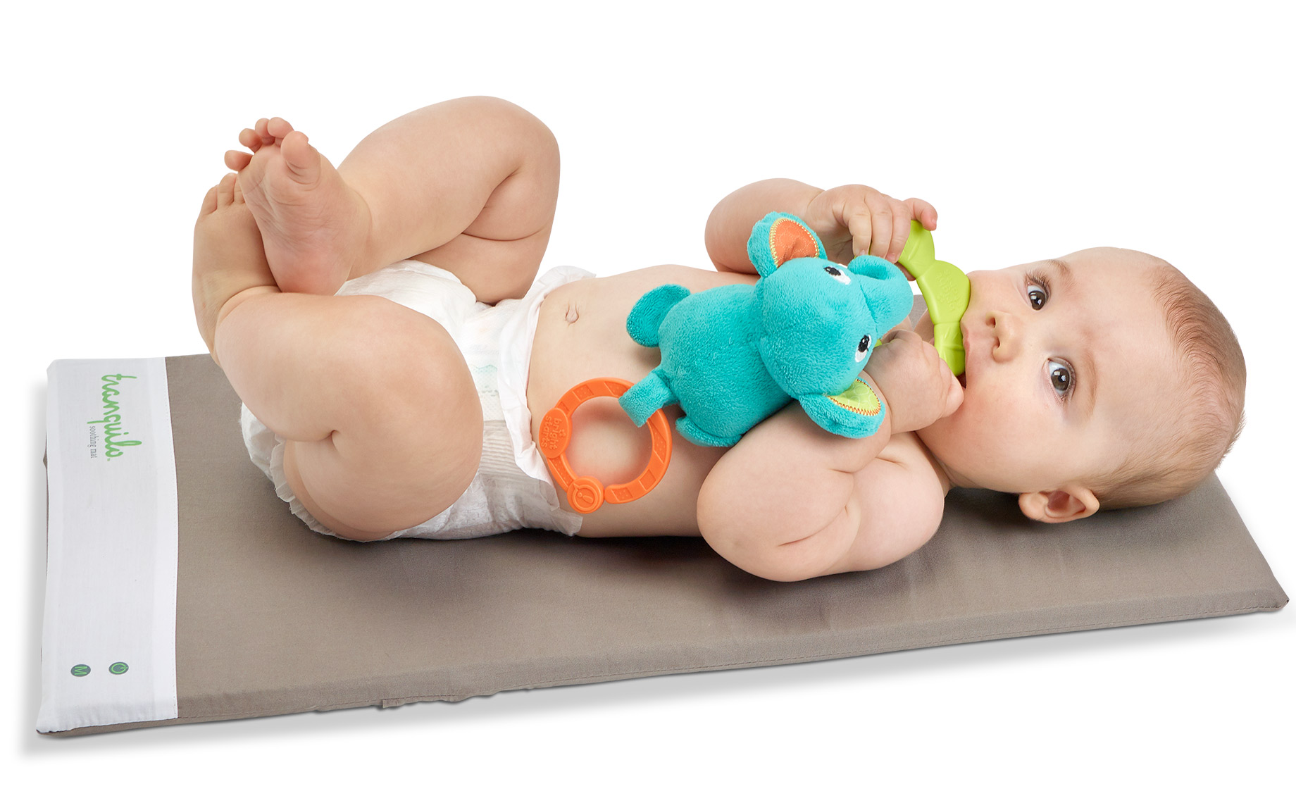 Baby-playing-on-mat-33323-F