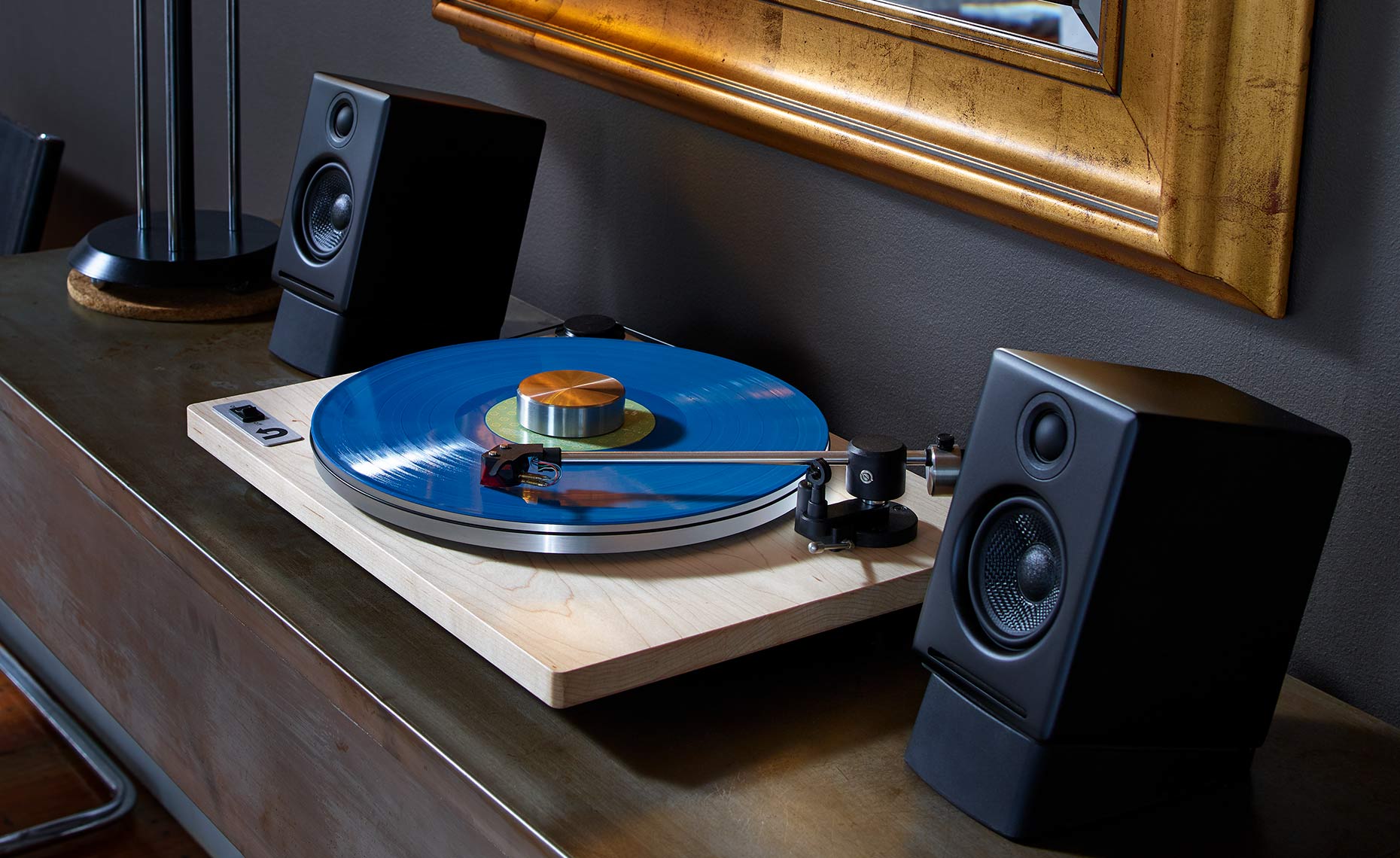 Audio Turntable in Home Gray-Wall-with-Mirror-08_17_17_uTurn32527-F Advertising Photography